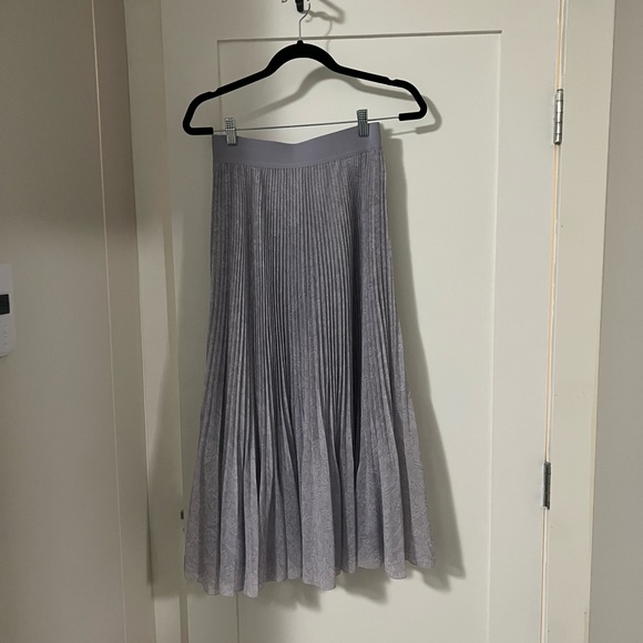 Aritzia Twirl Skirt - Size Small - Picture 2 of 3